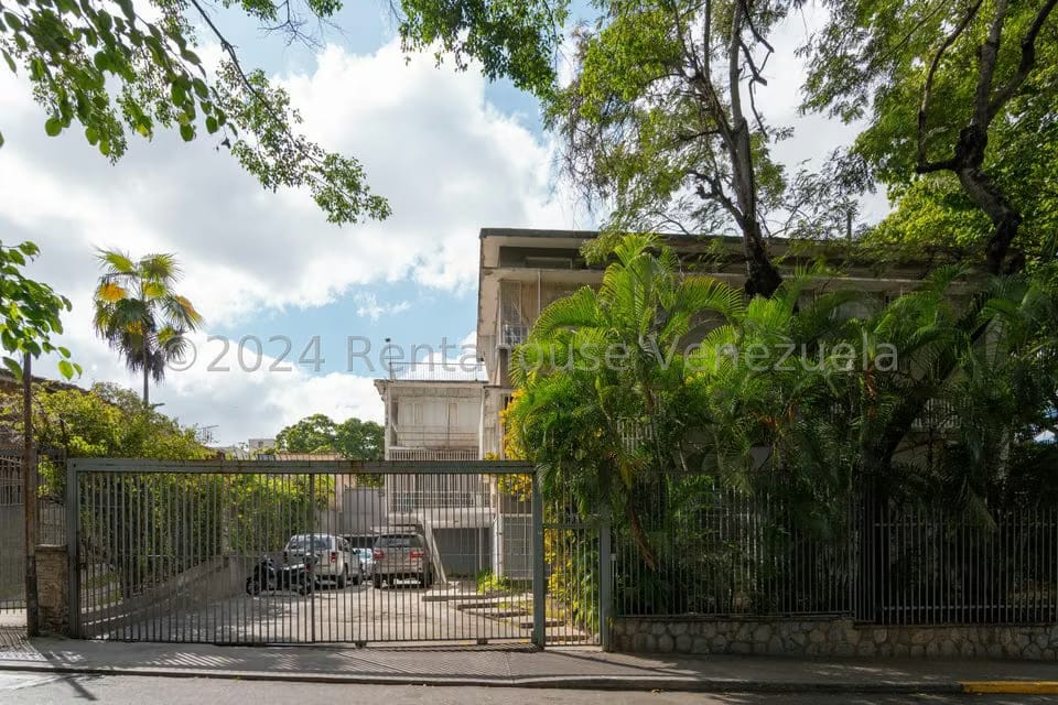 Comercial (Edificio) en Venta en El Bosque, Distrito Metropolitano - 3
