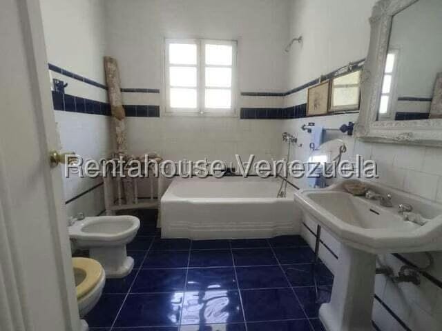Casa (Duplex) en Venta en La Florida, Distrito Metropolitano - 25