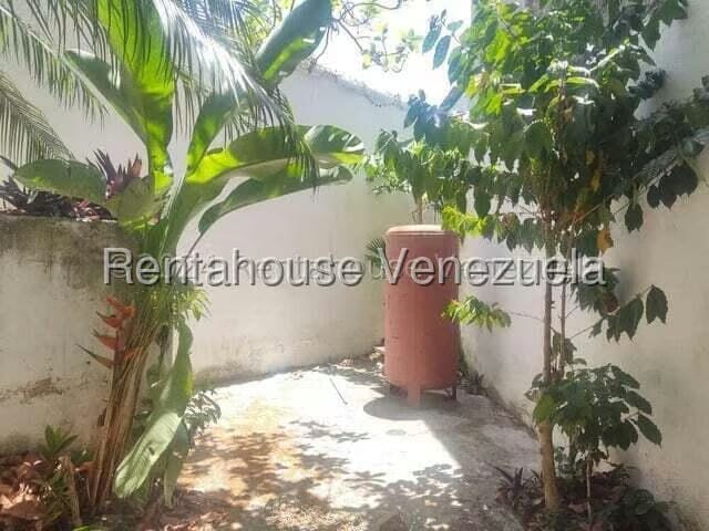 Casa (Duplex) en Venta en La Florida, Distrito Metropolitano - 30