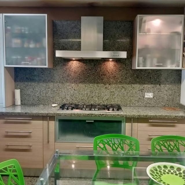 Apartamento (1 Nivel) en Alquiler en Chuao, Distrito Metropolitano - 15