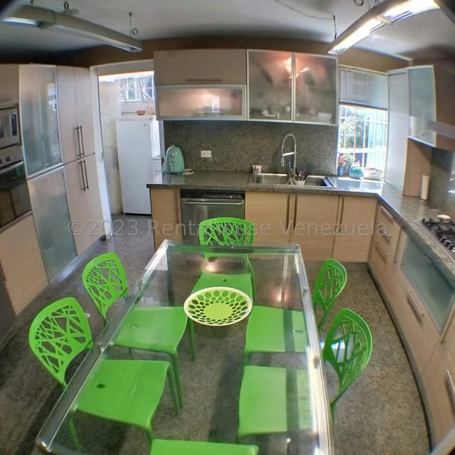 Apartamento (1 Nivel) en Alquiler en Chuao, Distrito Metropolitano - 19