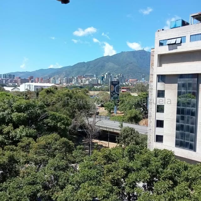 Apartamento (1 Nivel) en Alquiler en Chuao, Distrito Metropolitano - 23