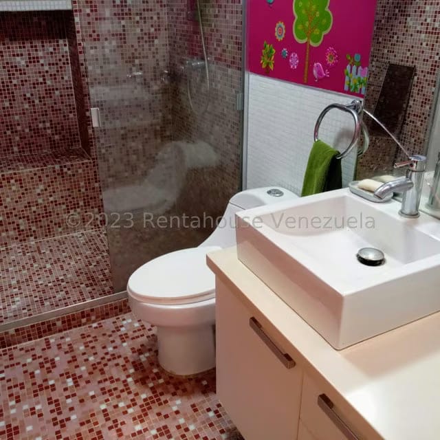 Apartamento (1 Nivel) en Alquiler en Chuao, Distrito Metropolitano - 40