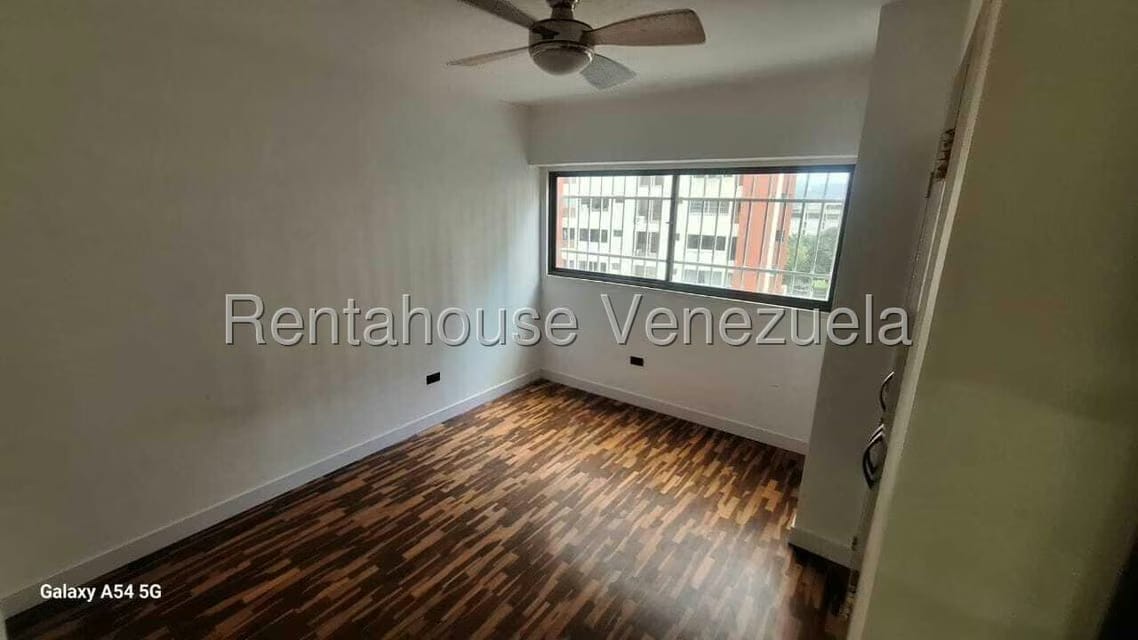 Apartamento (1 Nivel) en Alquiler en Guaicay, Distrito Metropolitano - 17