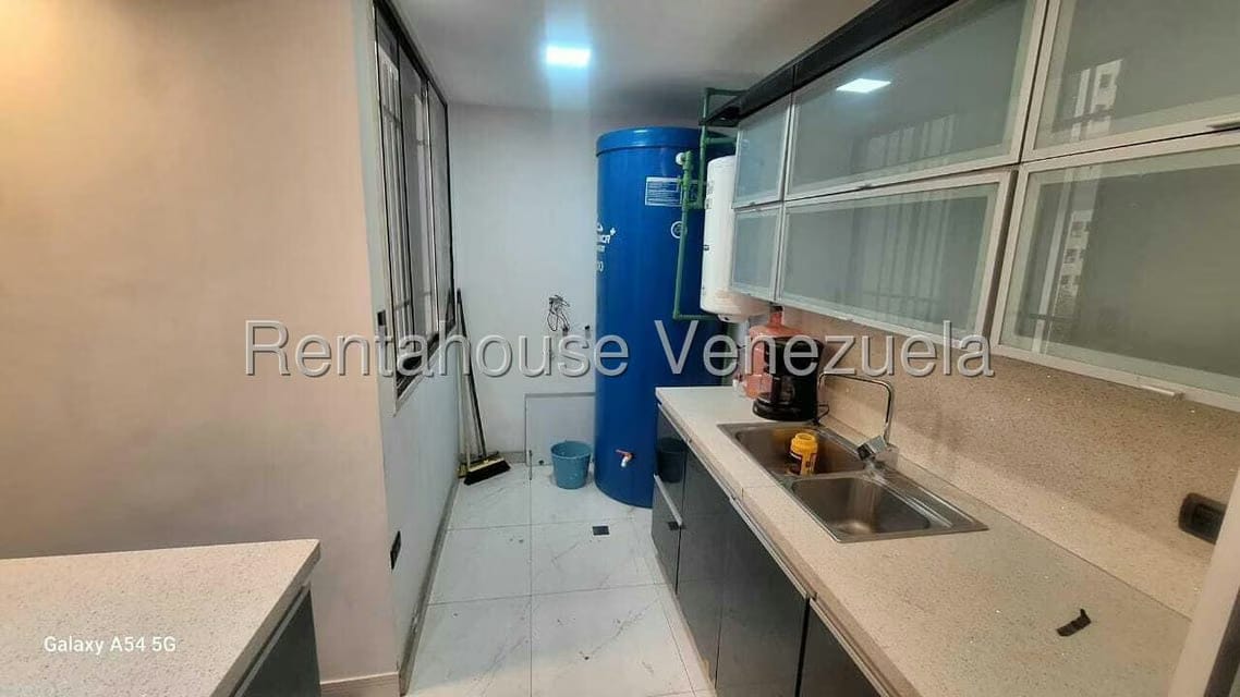 Apartamento (1 Nivel) en Alquiler en Guaicay, Distrito Metropolitano - 3