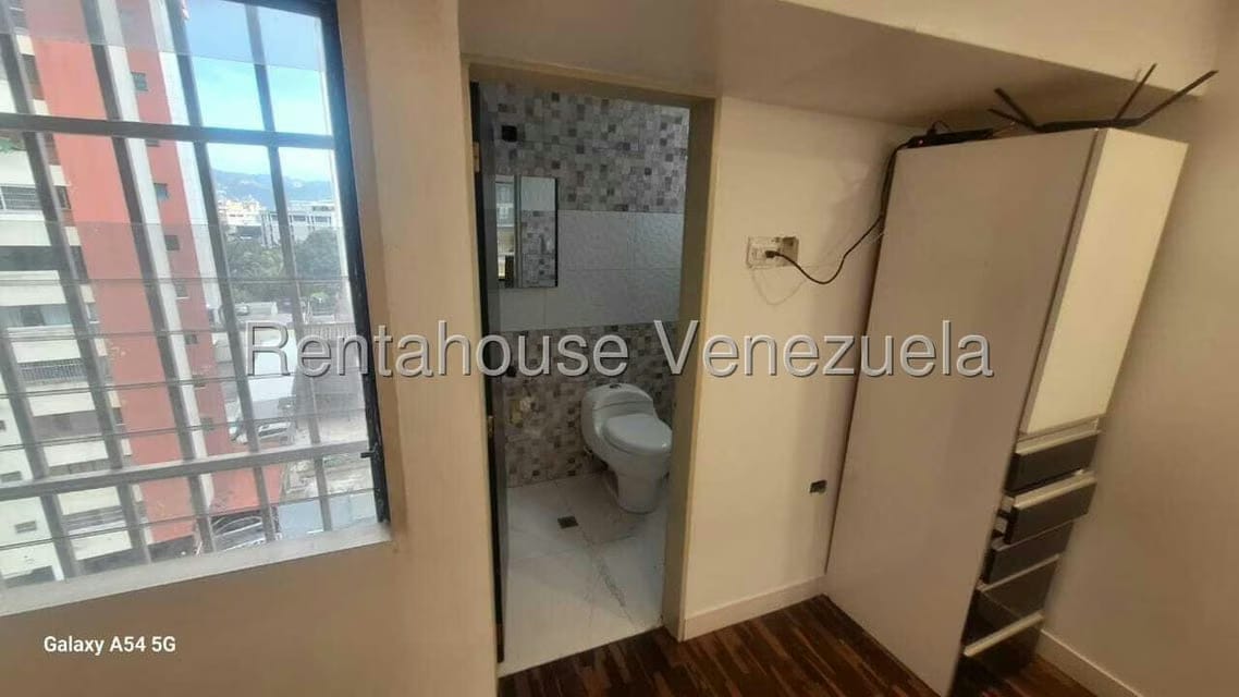Apartamento (1 Nivel) en Alquiler en Guaicay, Distrito Metropolitano - 4