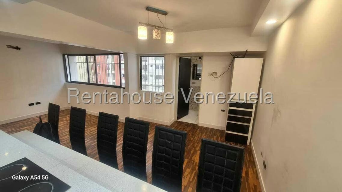 Apartamento (1 Nivel) en Alquiler en Guaicay, Distrito Metropolitano - 6