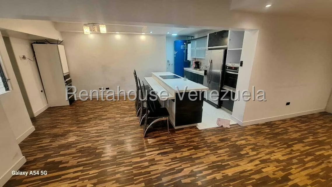 Apartamento (1 Nivel) en Alquiler en Guaicay, Distrito Metropolitano - 9