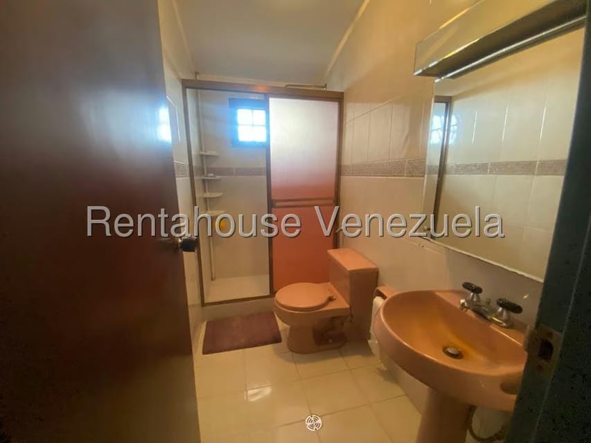 Casa (1 Nivel) en Venta en Los Guayabitos, Distrito Metropolitano - 24
