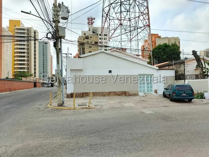 Comercial (Local Comercial) en Alquiler en La Lago, Zulia - 2