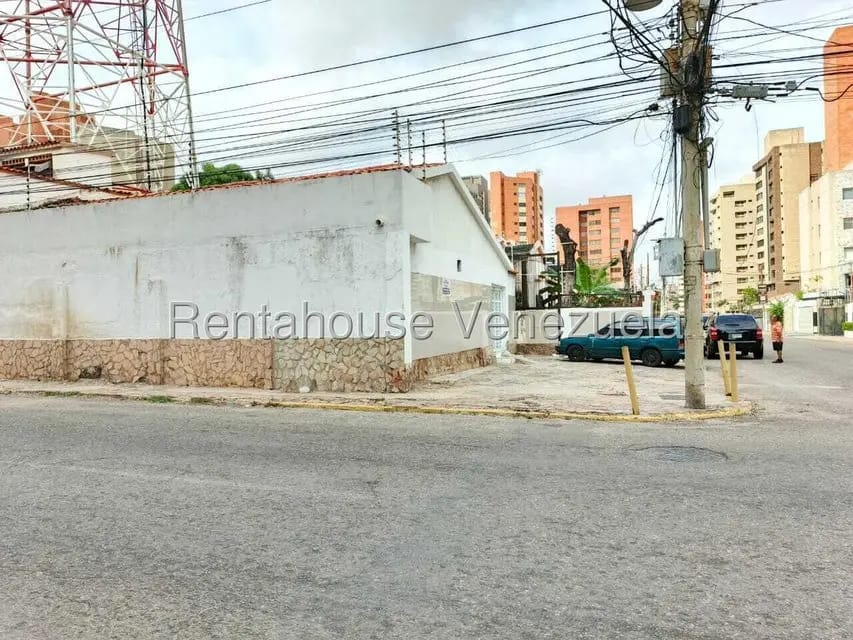 Comercial (Local Comercial) en Alquiler en La Lago, Zulia - 11