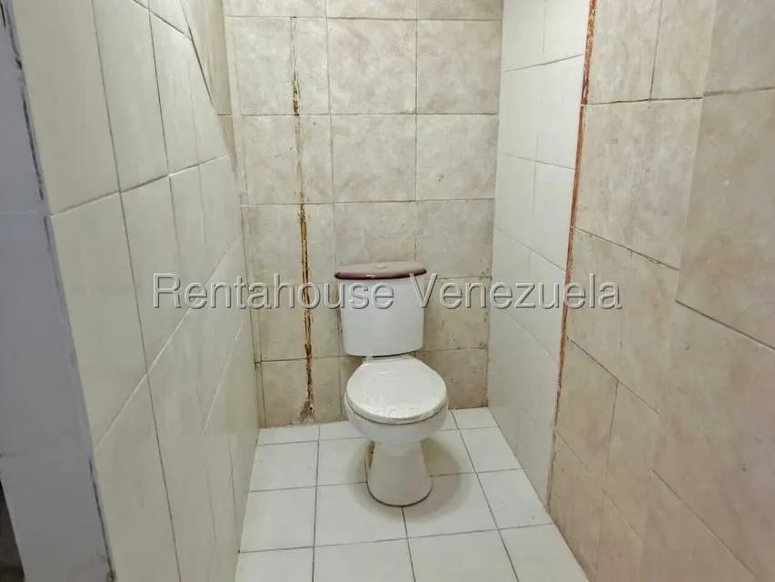 Comercial (Local Comercial) en Alquiler en La Lago, Zulia - 12