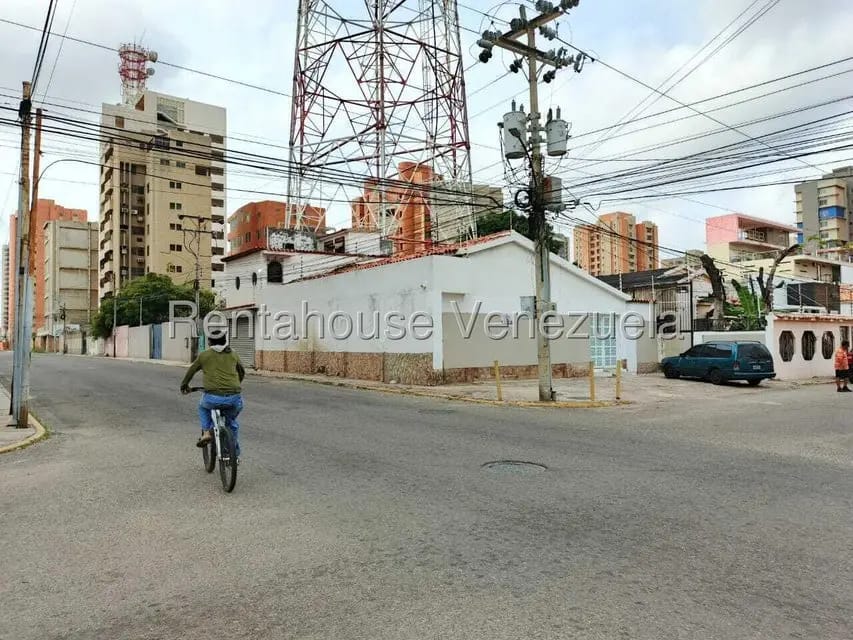 Comercial (Local Comercial) en Alquiler en La Lago, Zulia - 14