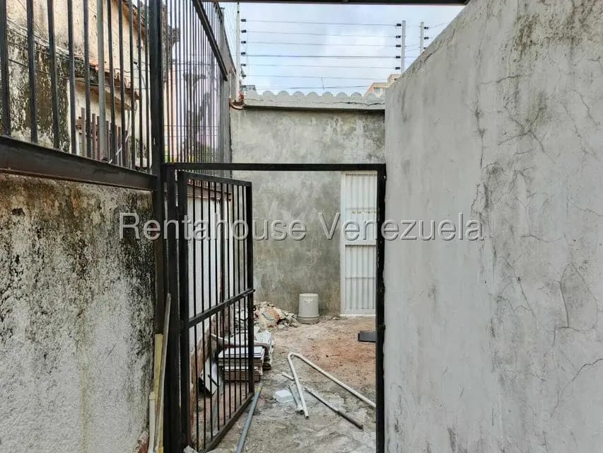 Comercial (Local Comercial) en Alquiler en La Lago, Zulia - 15