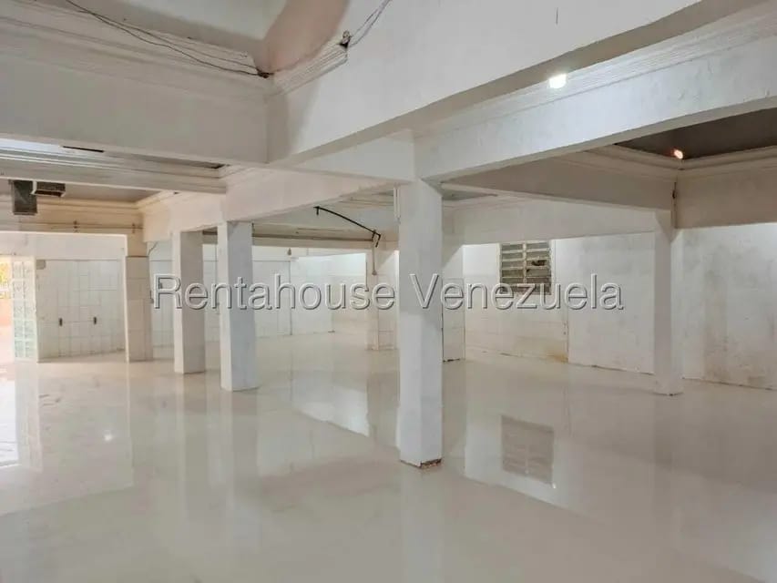 Comercial (Local Comercial) en Alquiler en La Lago, Zulia - 4