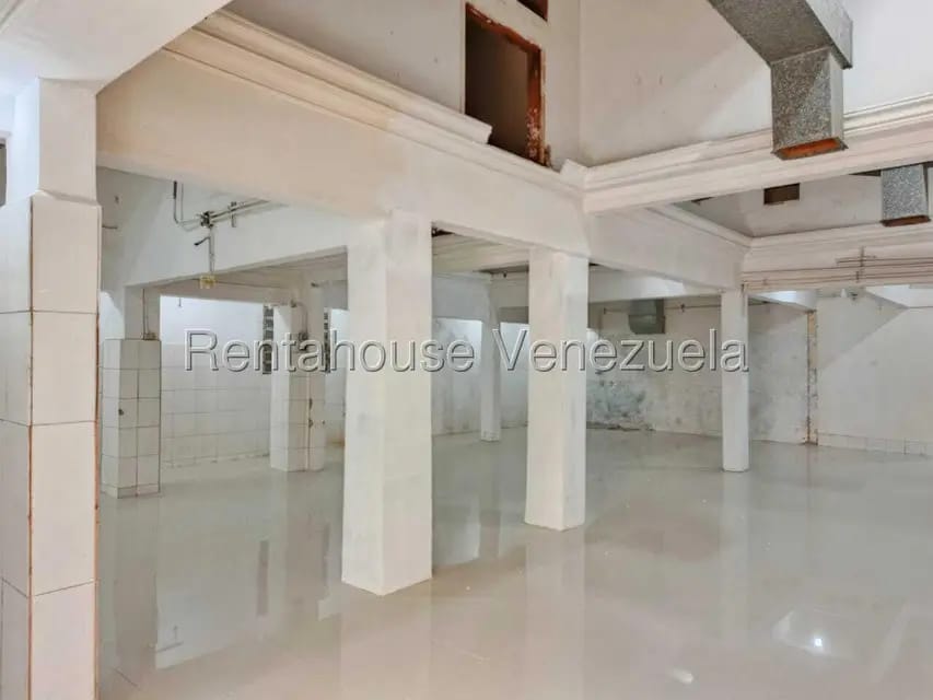 Comercial (Local Comercial) en Alquiler en La Lago, Zulia - 5