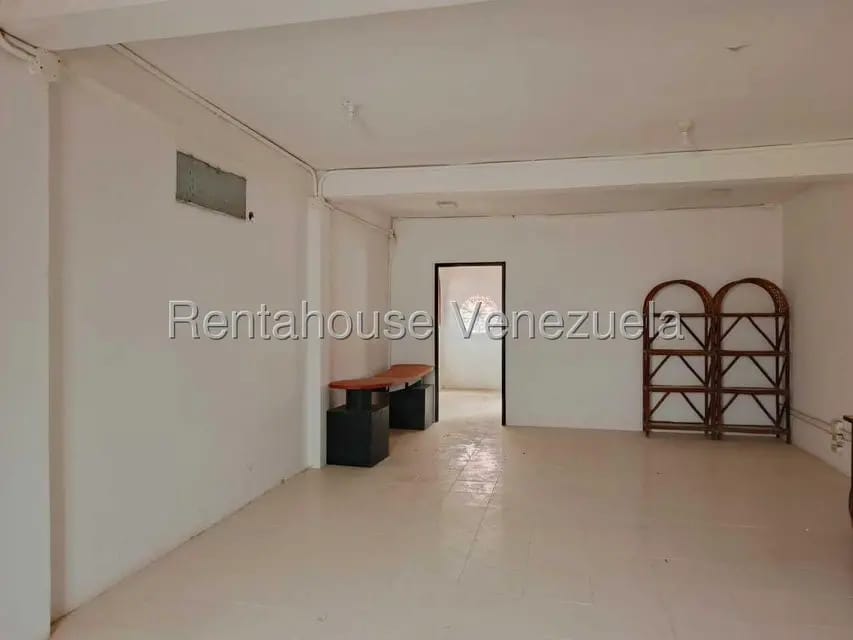 Comercial (Local Comercial) en Alquiler en La Lago, Zulia - 8