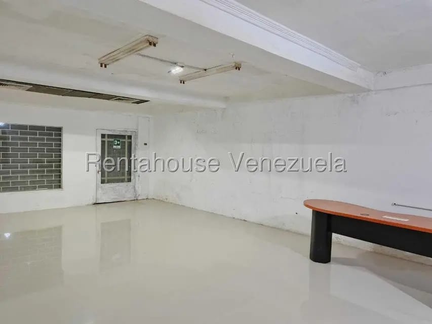 Comercial (Local Comercial) en Alquiler en La Lago, Zulia - 10