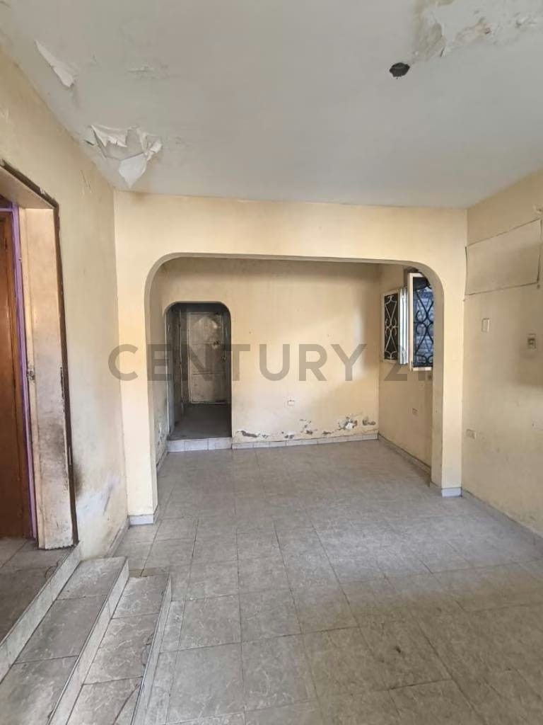 Se vende casa para restaurar con Galpon de 874 m2, Sector 24 de Julio - 7