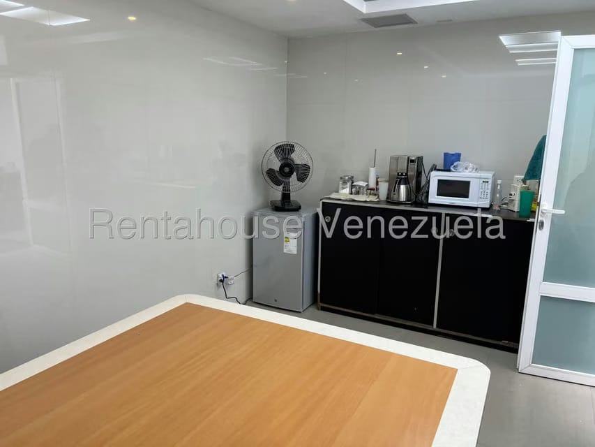 Comercial (Oficina) en Alquiler en Las Palmas, Distrito Metropolitano - 12