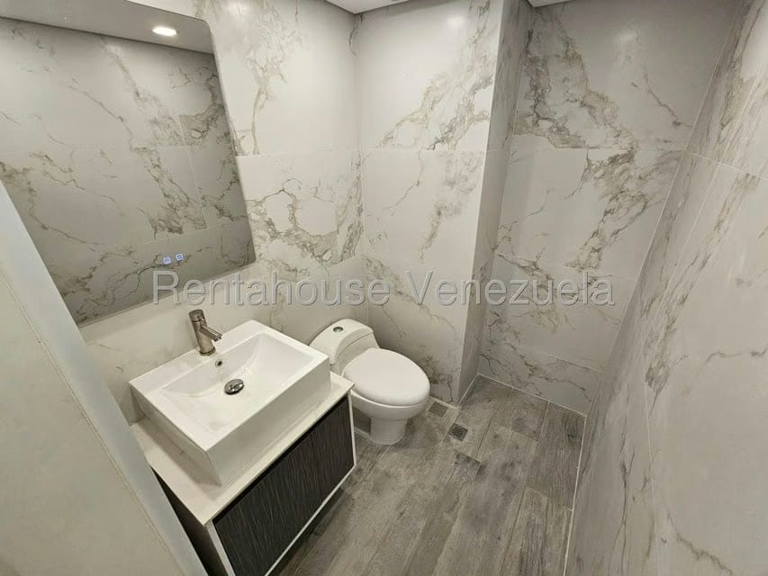 Apartamento (1 Nivel) en Venta en La Boyera, Distrito Metropolitano - 11
