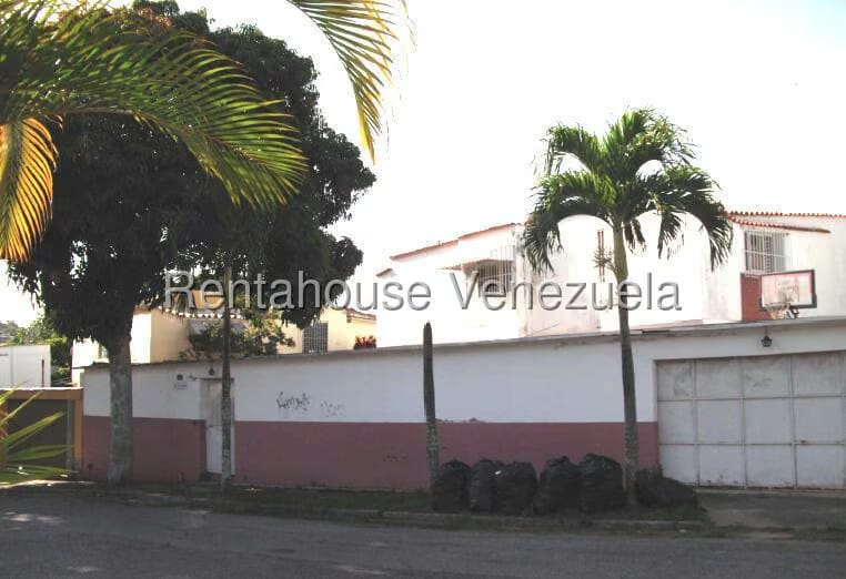 Casa (Duplex) en Venta en El Cafetal, Distrito Metropolitano - 2