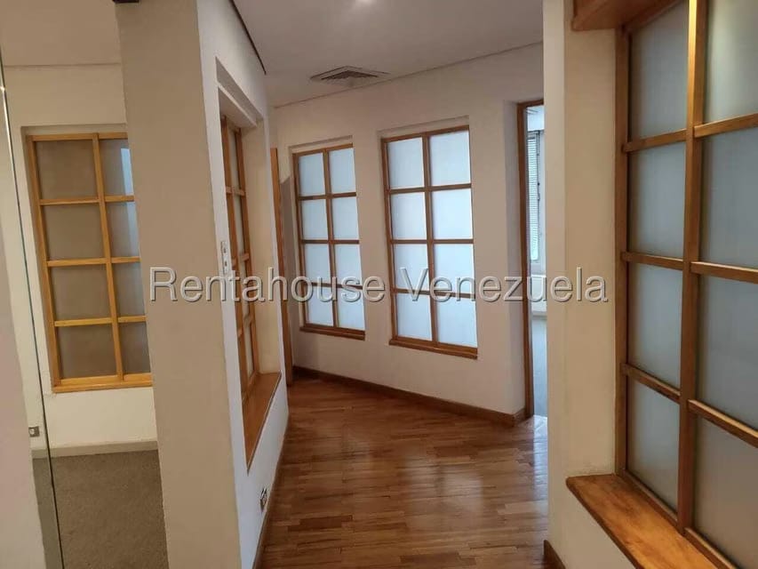 Comercial (Oficina) en Alquiler en Campo Alegre, Distrito Metropolitano - 11