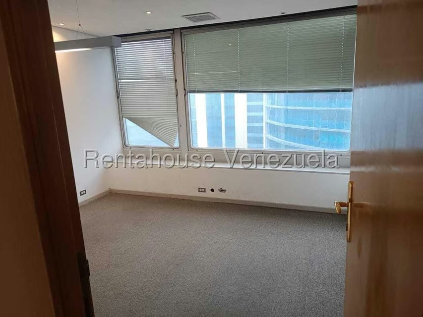 Comercial (Oficina) en Alquiler en Campo Alegre, Distrito Metropolitano - 16