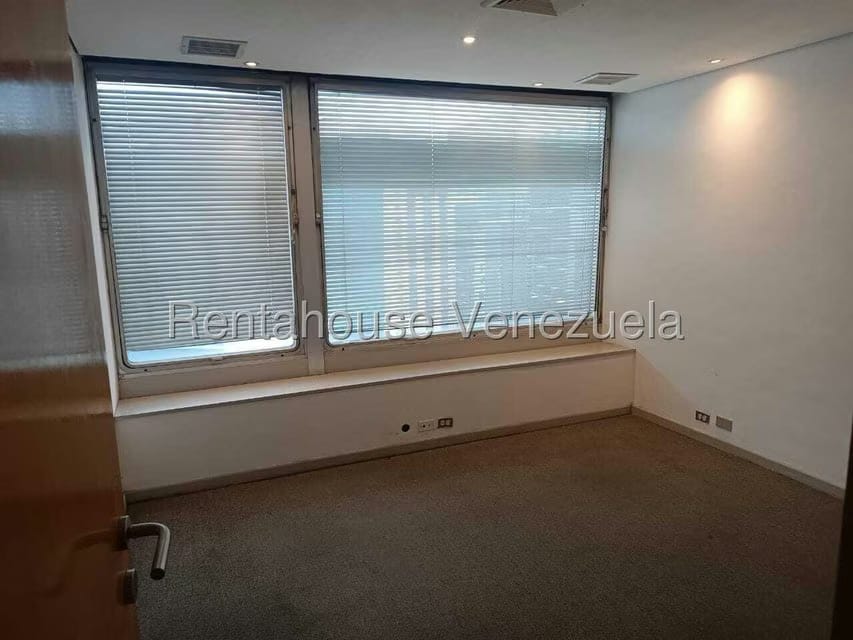 Comercial (Oficina) en Alquiler en Campo Alegre, Distrito Metropolitano - 17