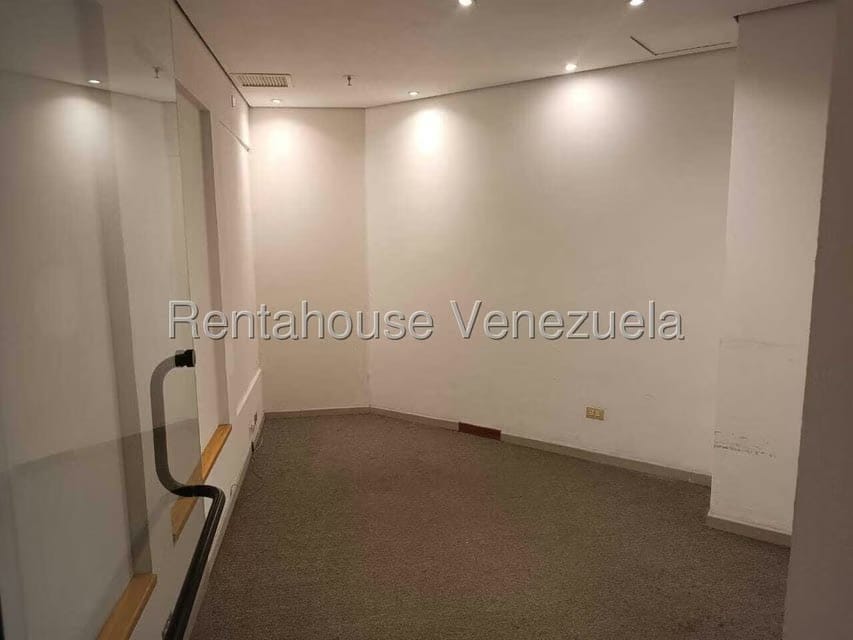 Comercial (Oficina) en Alquiler en Campo Alegre, Distrito Metropolitano - 18