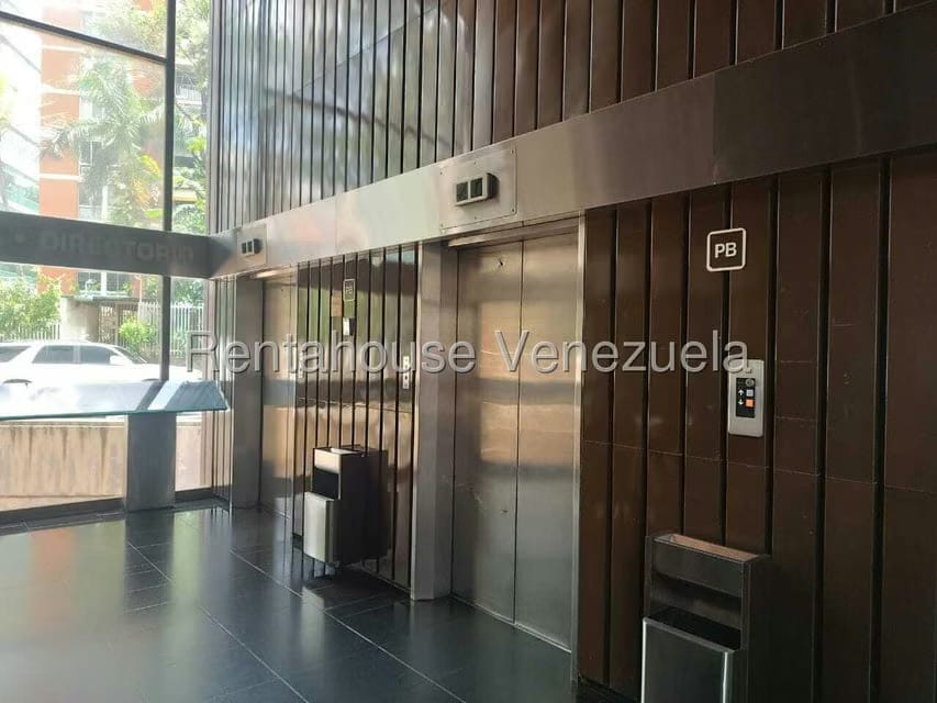 Comercial (Oficina) en Alquiler en Campo Alegre, Distrito Metropolitano - 4