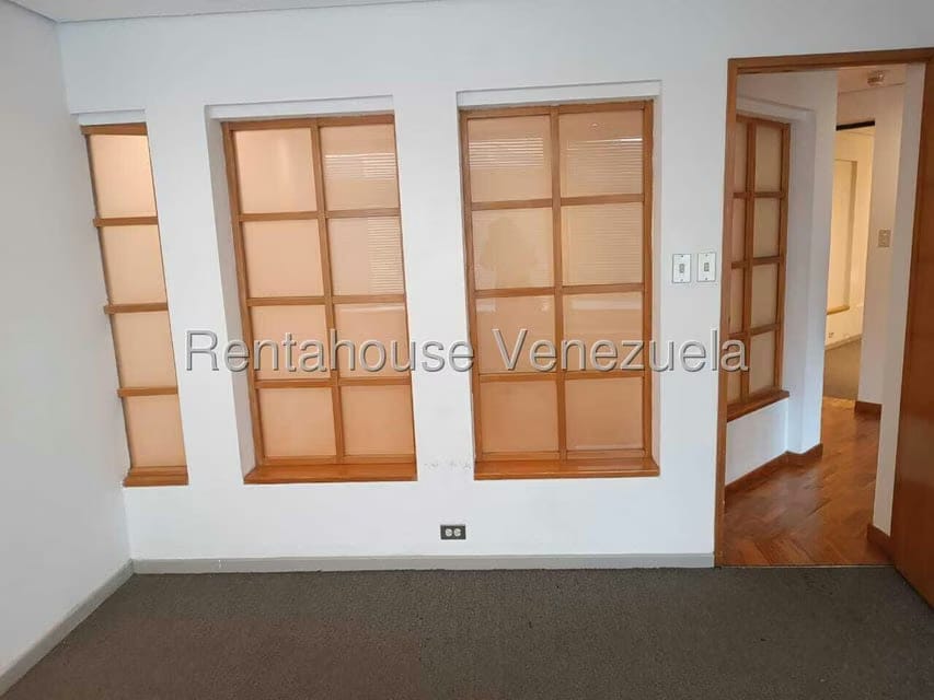 Comercial (Oficina) en Alquiler en Campo Alegre, Distrito Metropolitano - 10