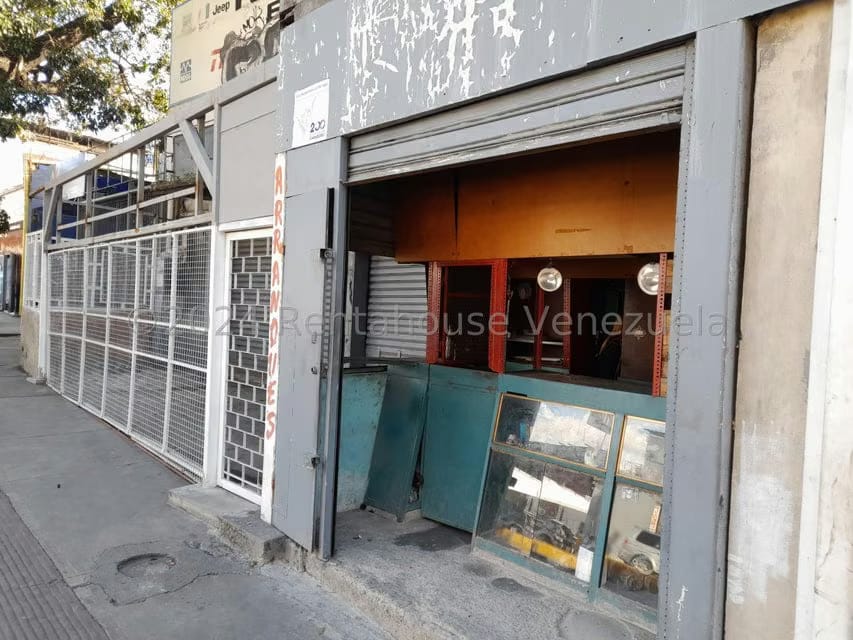 Comercial (Local Comercial) en Venta en Los Rosales, Distrito Metropolitano - 2