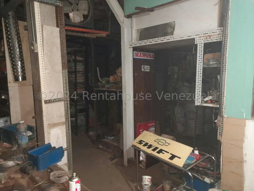 Comercial (Local Comercial) en Venta en Los Rosales, Distrito Metropolitano - 28