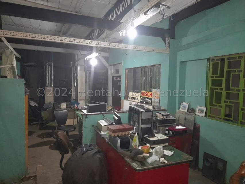 Comercial (Local Comercial) en Venta en Los Rosales, Distrito Metropolitano - 32