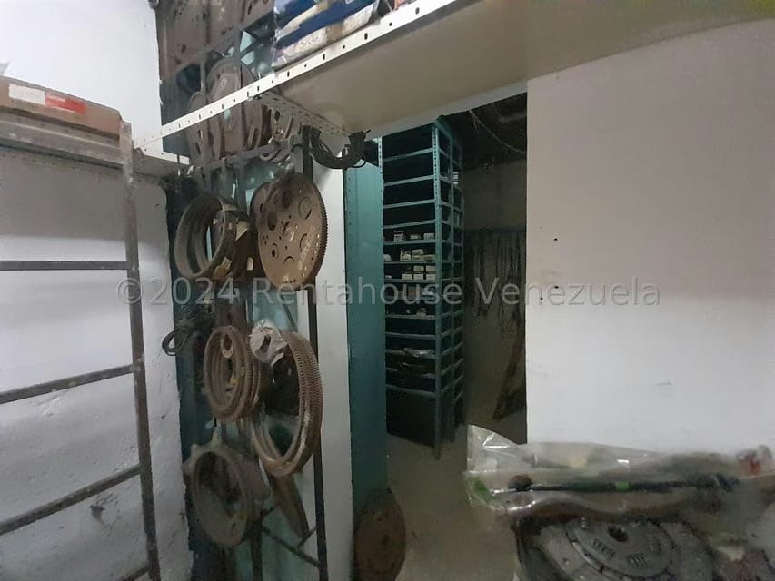Comercial (Local Comercial) en Venta en Los Rosales, Distrito Metropolitano - 36