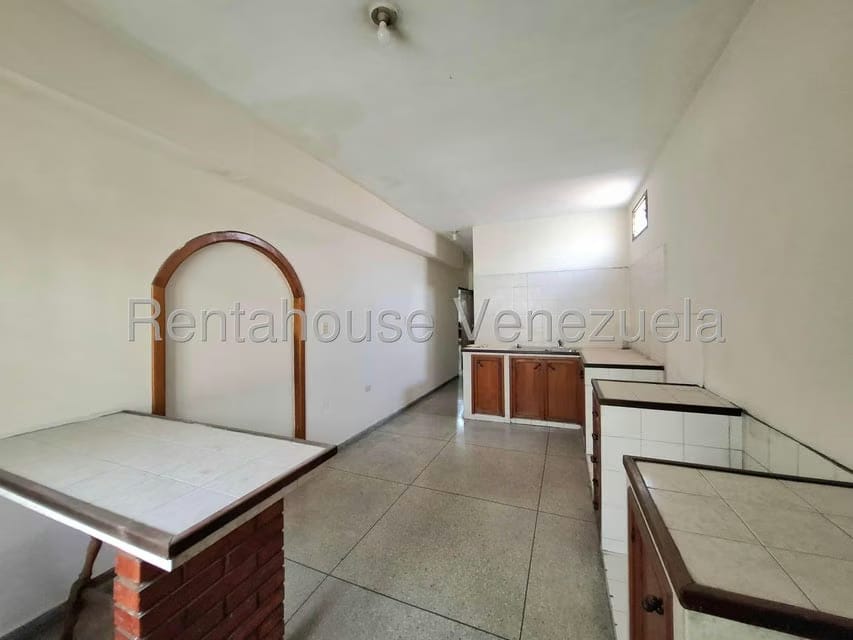 Comercial (Edificio) en Venta en Avenida Miranda, Aragua - 16