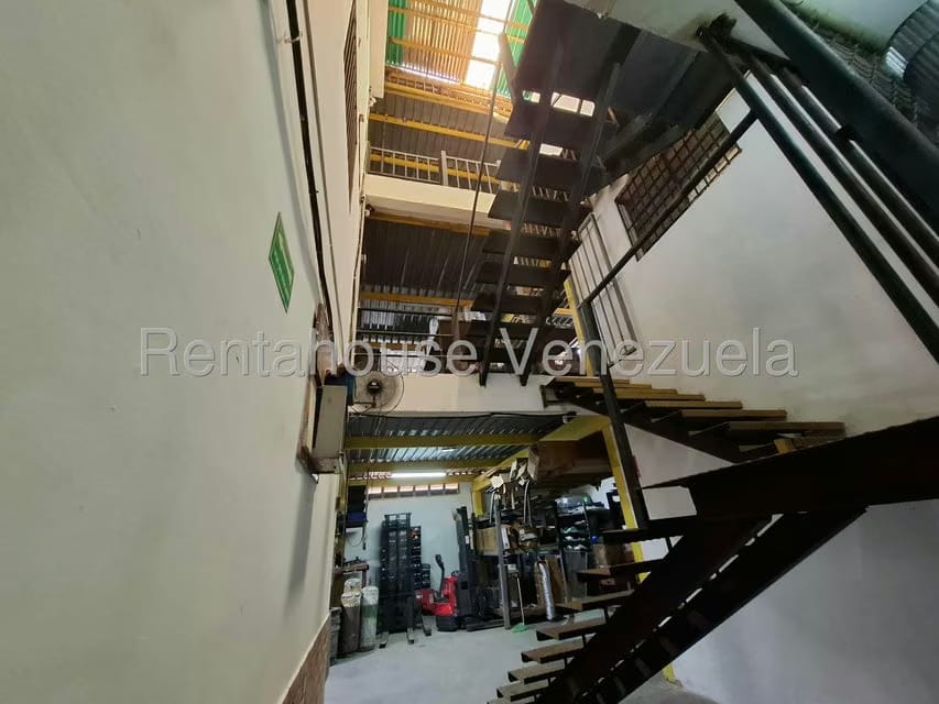 Comercial (Edificio) en Venta en Avenida Miranda, Aragua - 29