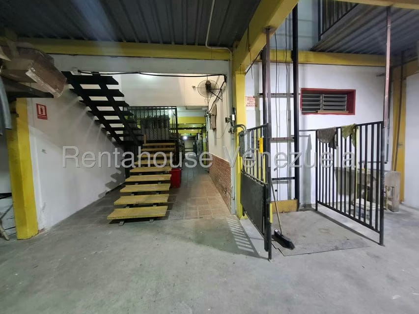 Comercial (Edificio) en Venta en Avenida Miranda, Aragua - 30
