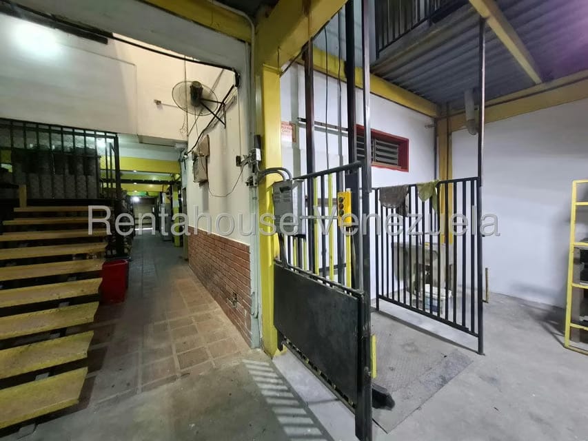 Comercial (Edificio) en Venta en Avenida Miranda, Aragua - 31