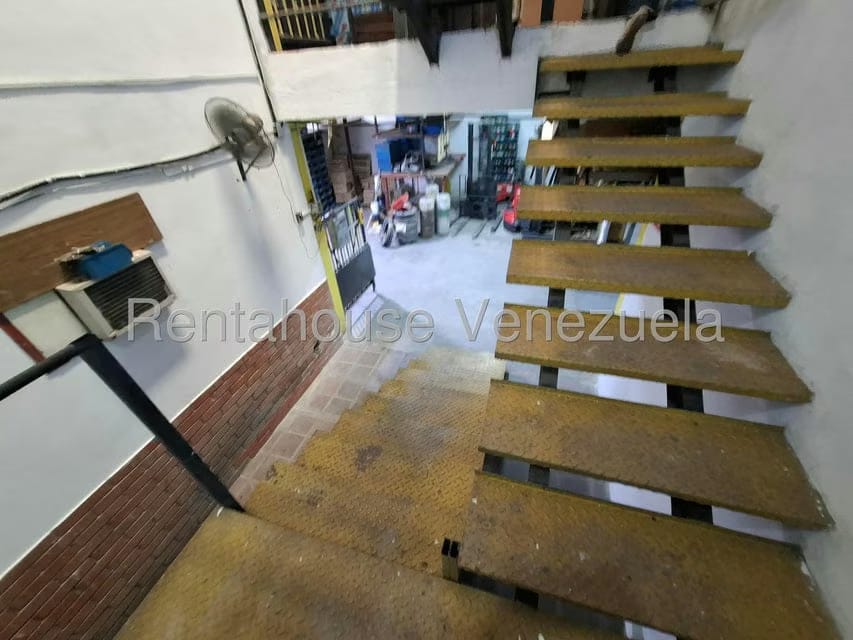 Comercial (Edificio) en Venta en Avenida Miranda, Aragua - 33