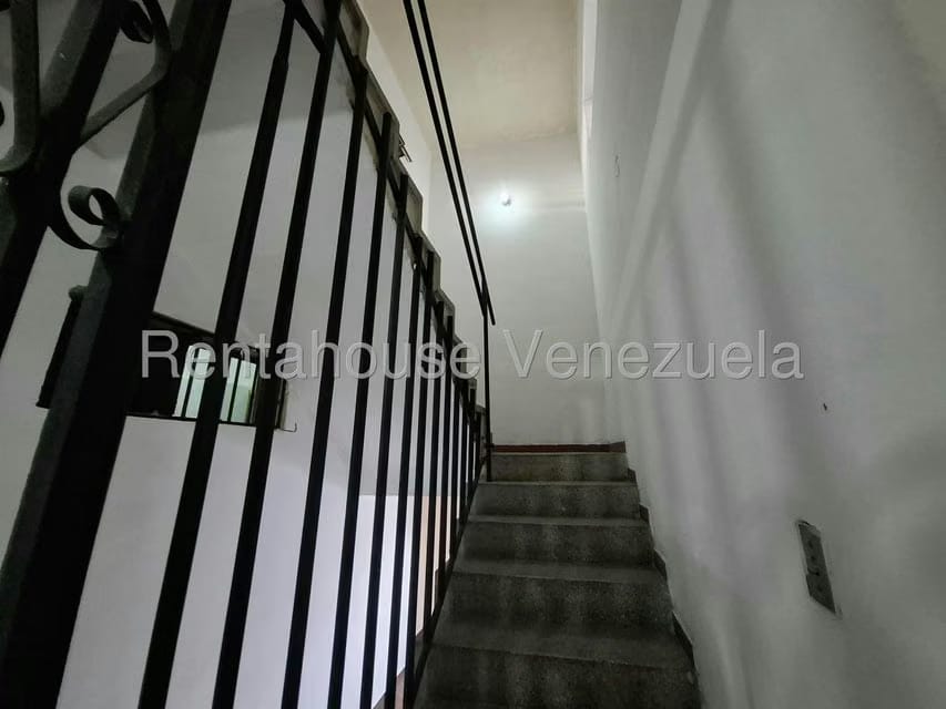 Comercial (Edificio) en Venta en Avenida Miranda, Aragua - 43