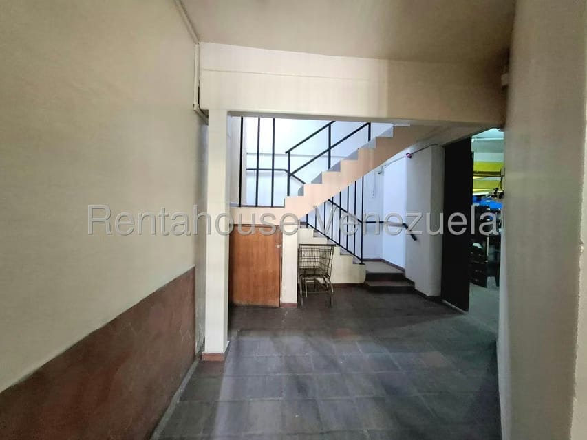 Comercial (Edificio) en Venta en Avenida Miranda, Aragua - 46
