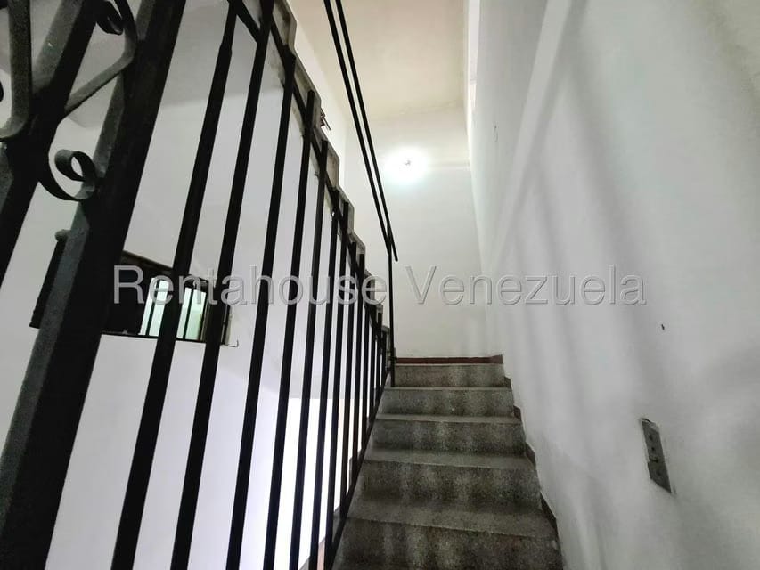Comercial (Edificio) en Venta en Avenida Miranda, Aragua - 48