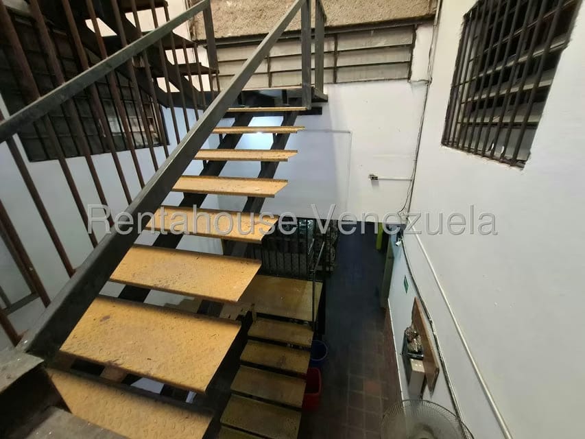 Comercial (Edificio) en Venta en Avenida Miranda, Aragua - 53