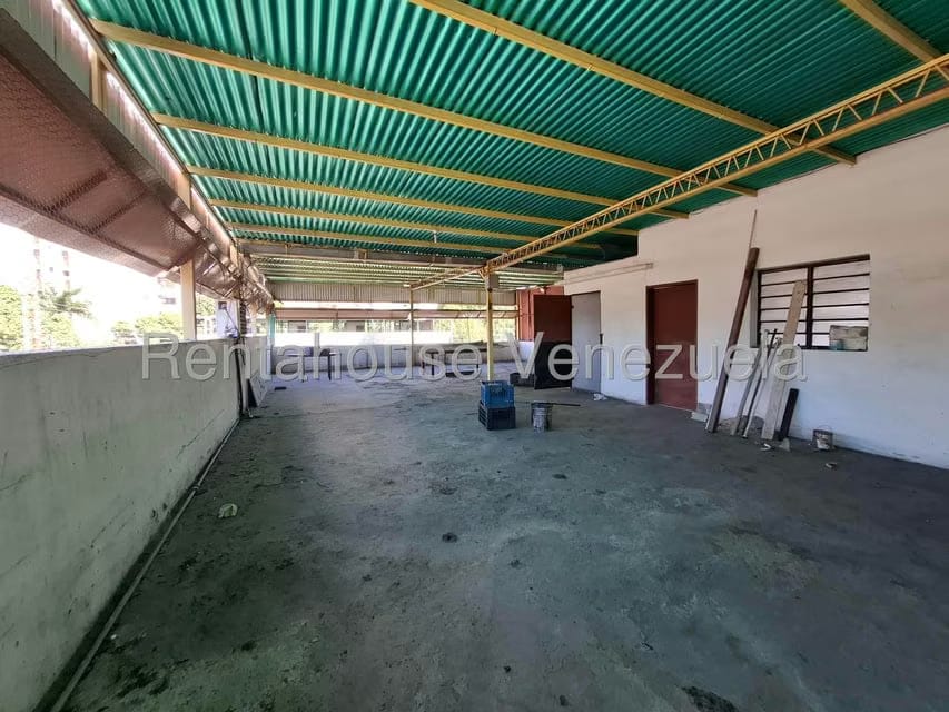 Comercial (Edificio) en Venta en Avenida Miranda, Aragua - 60