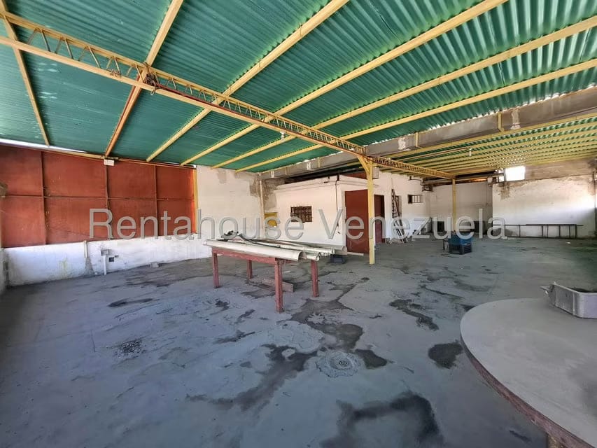 Comercial (Edificio) en Venta en Avenida Miranda, Aragua - 64