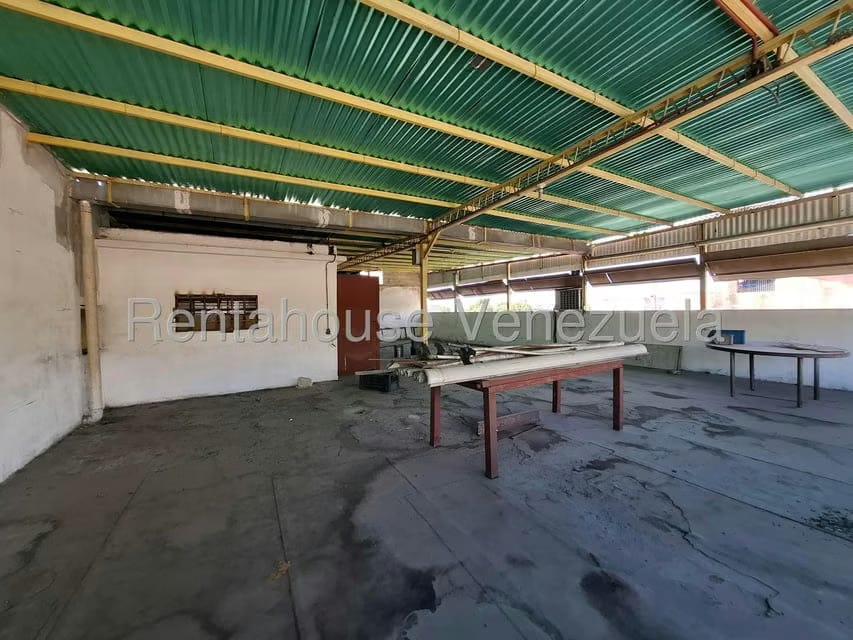 Comercial (Edificio) en Venta en Avenida Miranda, Aragua - 65