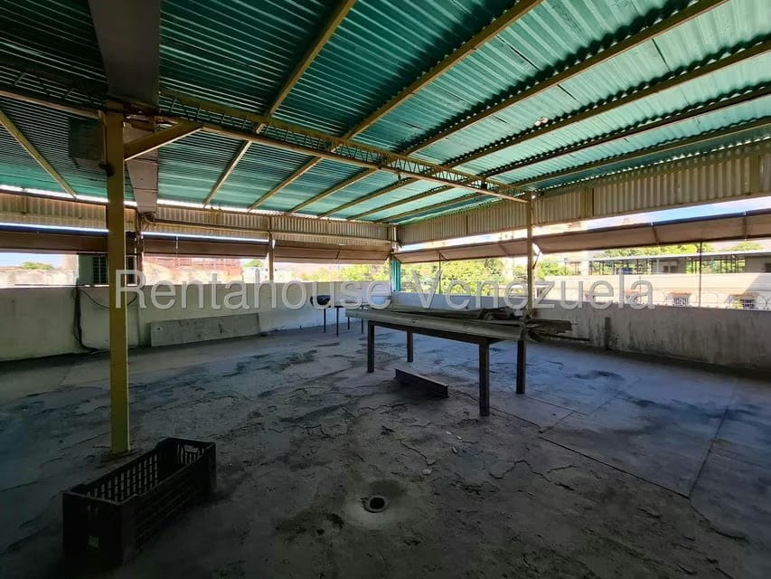 Comercial (Edificio) en Venta en Avenida Miranda, Aragua - 68
