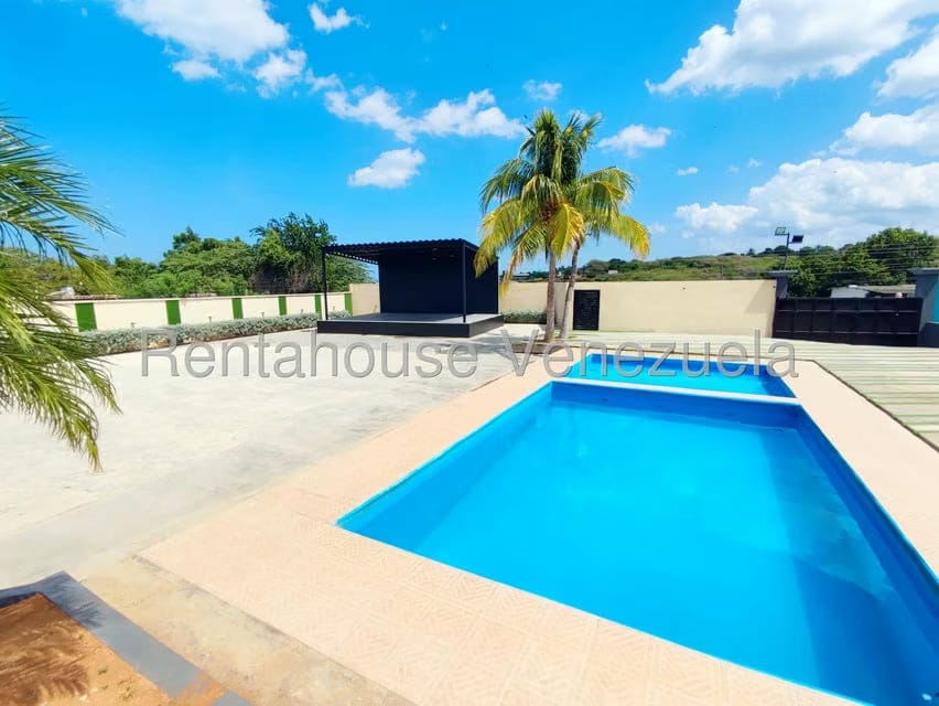 Casa (1 Nivel) en Venta en Centro, Falcon - 2